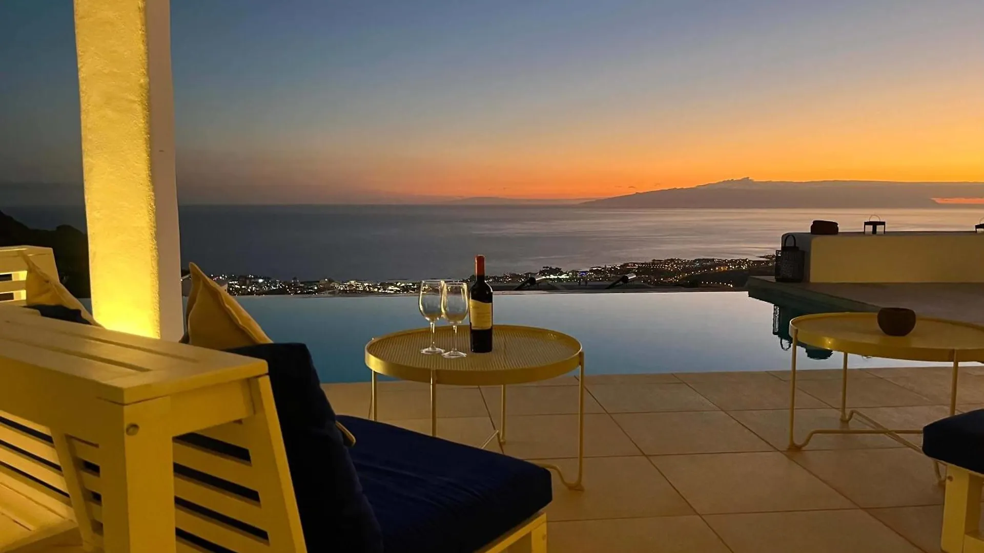 Villa Itaca Vista Mar Y Piscina Climatizada Costa Adeje  Spain